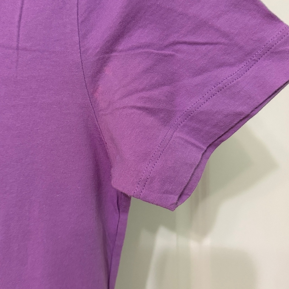 Nike Women’s Spellout Logo V-Neck T-Shirt - Purple/Lavender - Size M - Picture 5 of 9